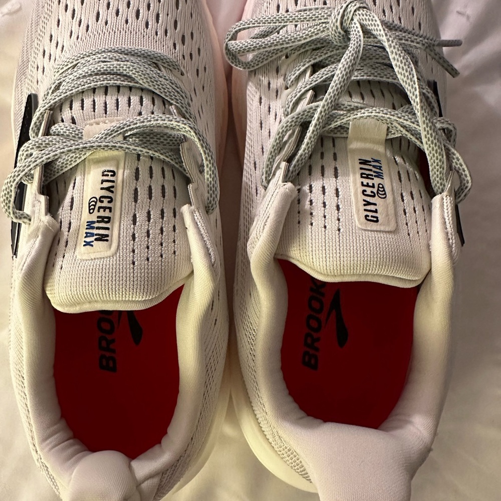 Women’s Brooks Glycerin Sneakers - White - Picture 3 of 16